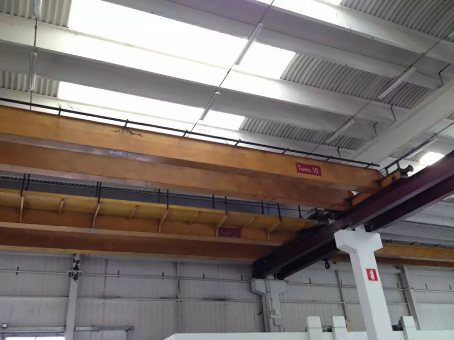 Immagine 2 di Capannone industriale in vendita  a Padova