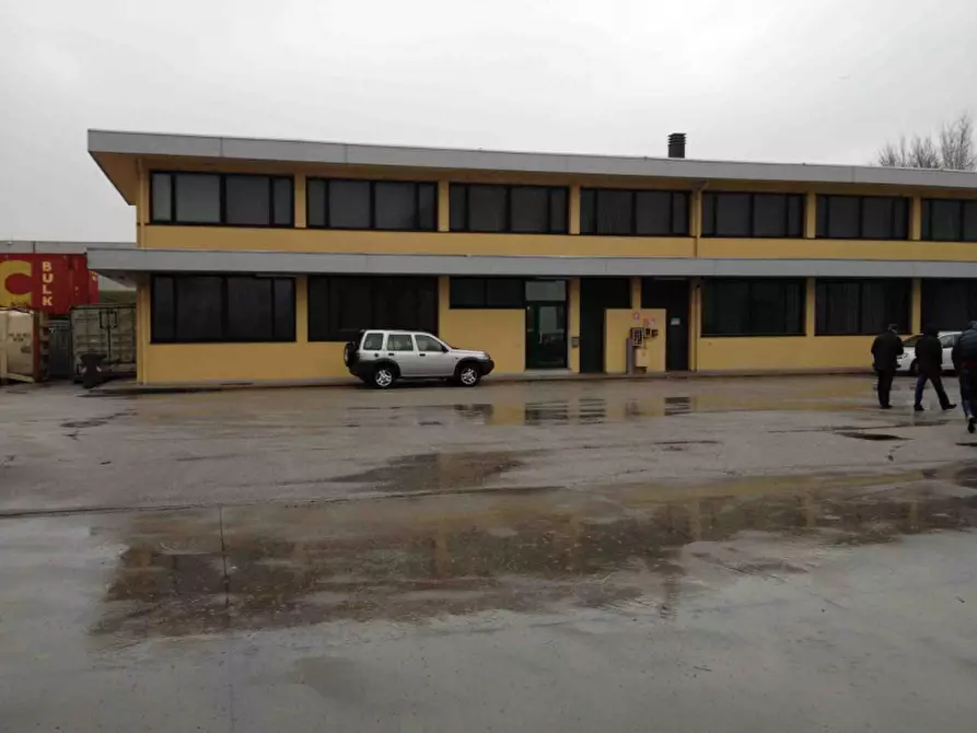 Immagine 5 di Capannone industriale in vendita  a Padova