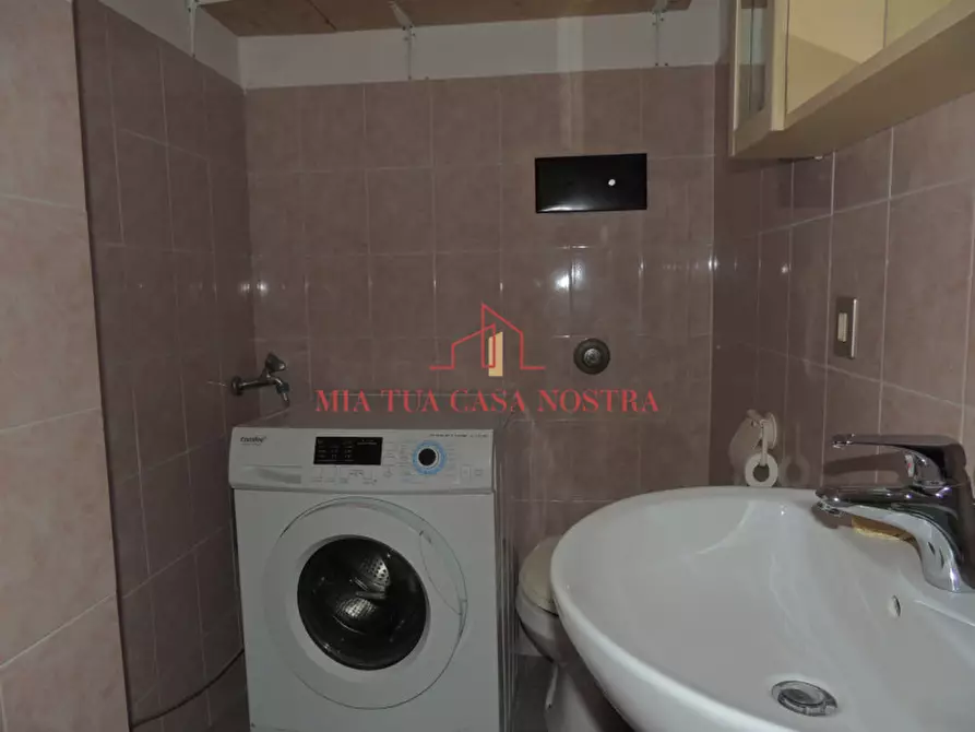 Immagine 10 di Camera in affitto  in via secchi a Padova