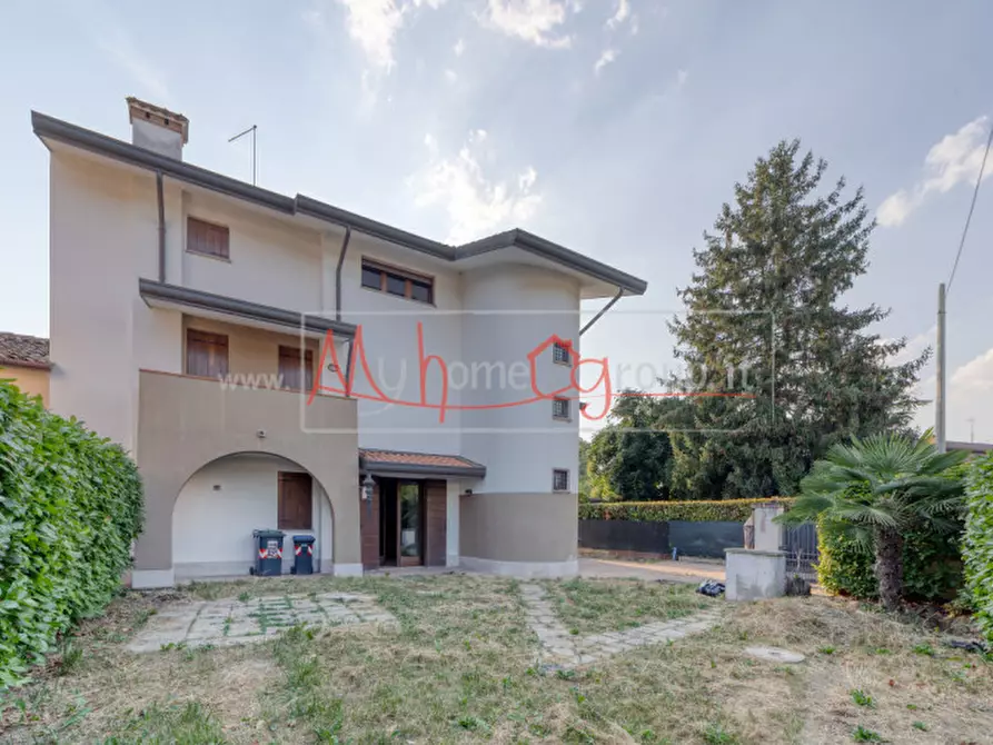Immagine 3 di Villa in vendita  in via Pioveghetto a Padova