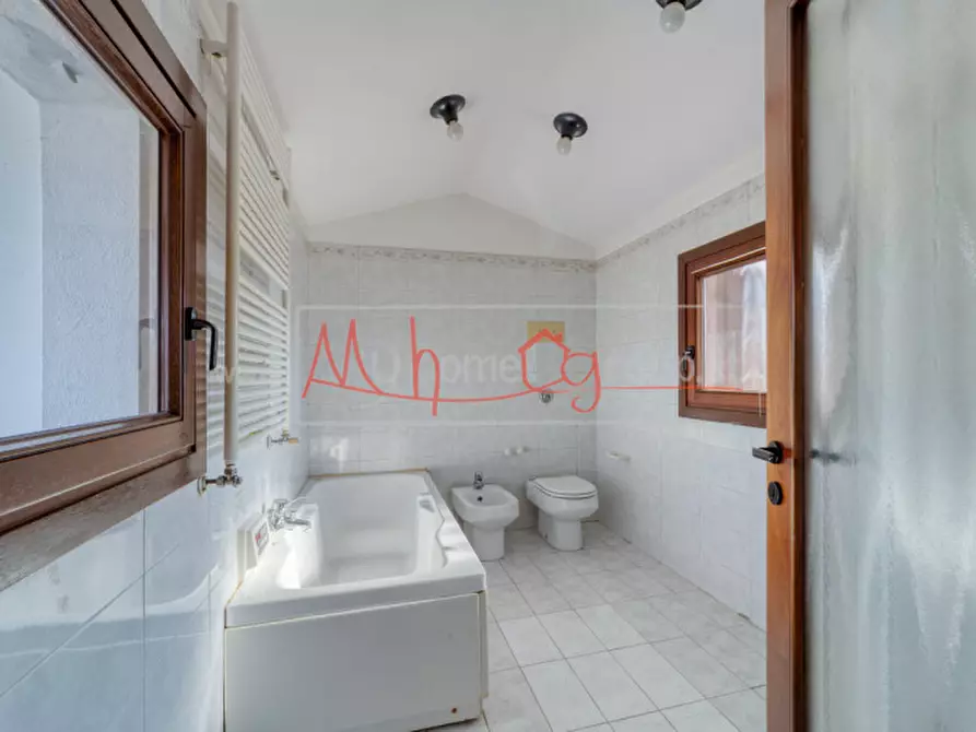 Immagine 23 di Villa in vendita  in via Pioveghetto a Padova