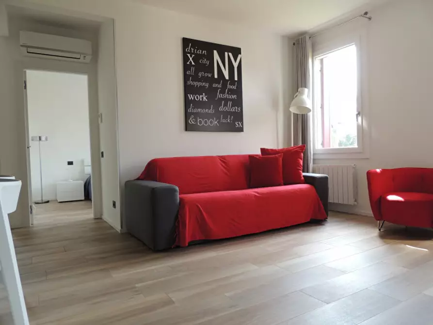 Immagine 1 di Appartamento in affitto  in via Ampere a Padova