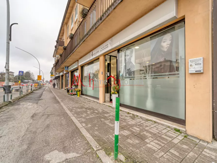 Immagine 8 di Negozio in vendita  in Via Ampere a Padova