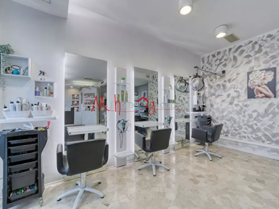 Immagine 12 di Negozio in vendita  in Via Ampere a Padova