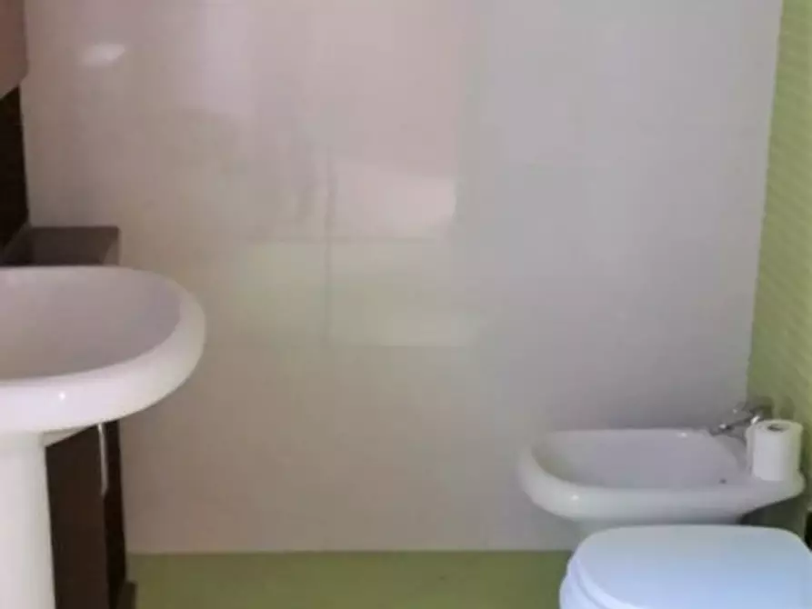 Immagine 9 di Negozio in affitto  in Via Sorteni 7 a Monza