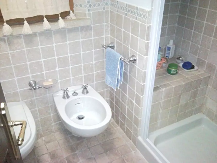 Immagine 12 di Appartamento in vendita  a Senigallia