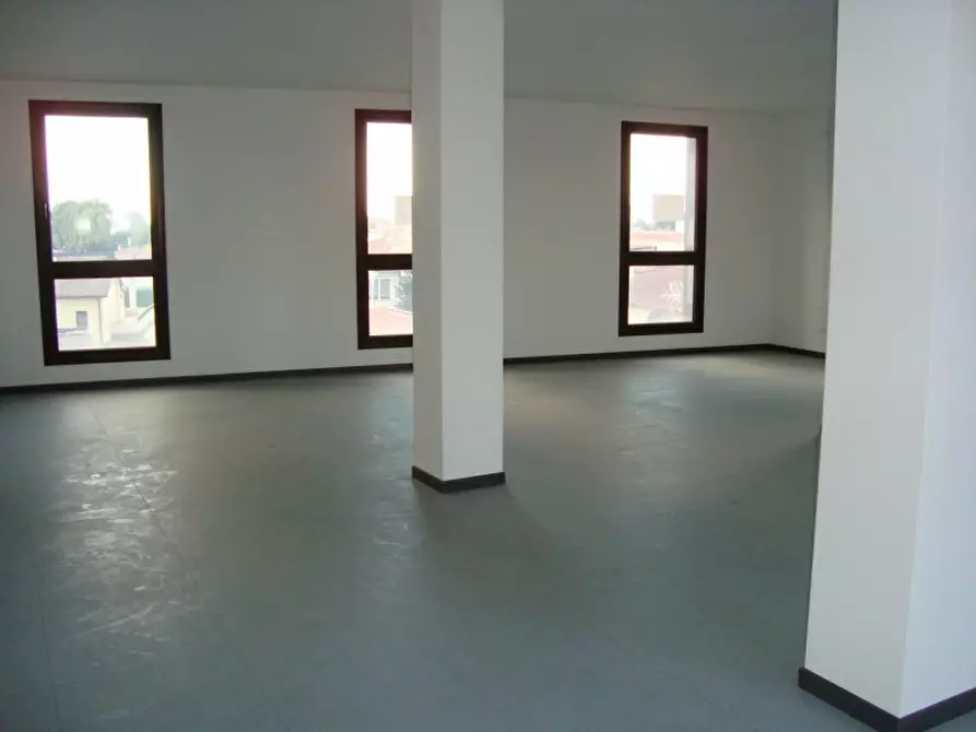 Immagine 1 di Ufficio in affitto  a Piove Di Sacco