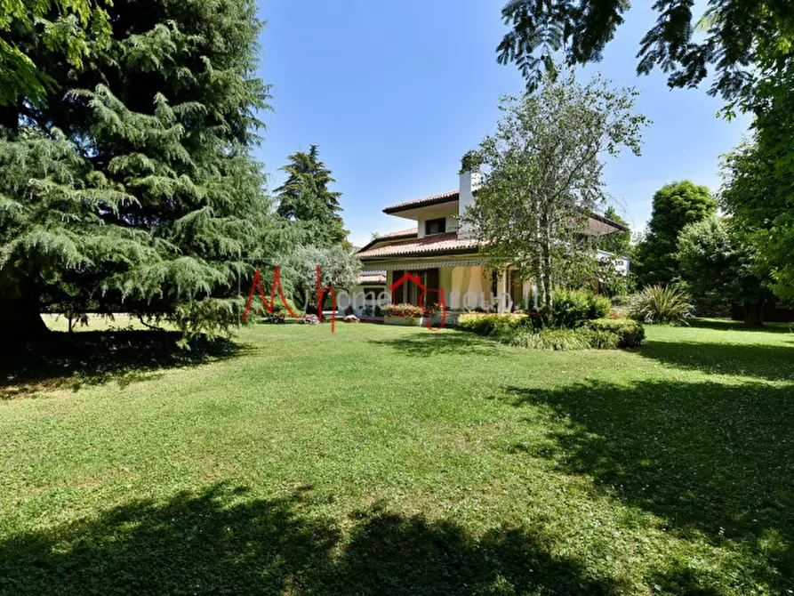 Immagine 1 di Villa in vendita  a Selvazzano Dentro