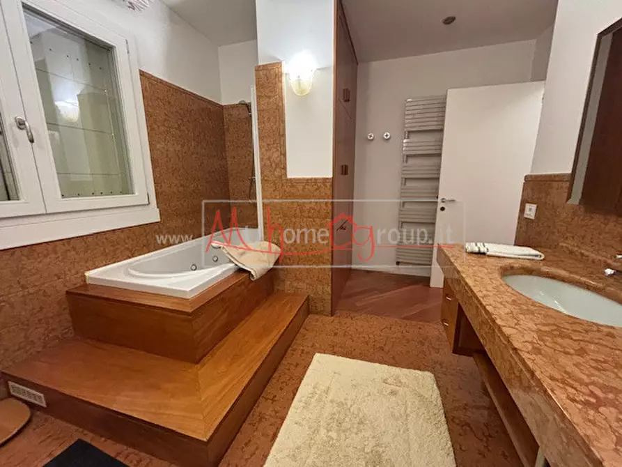 Immagine 26 di Villa in vendita  a Selvazzano Dentro