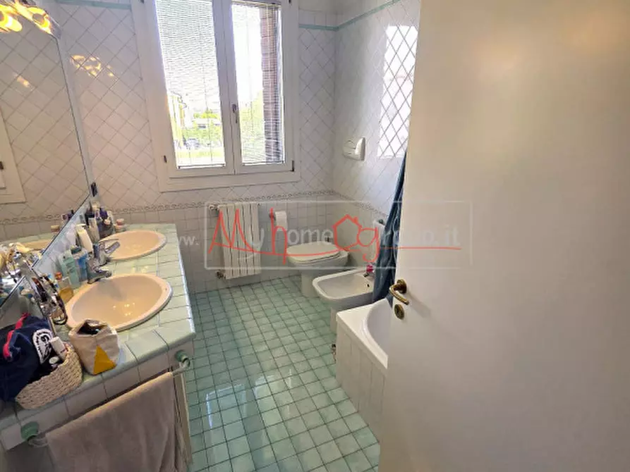 Immagine 9 di Casa trifamiliare in vendita  a Selvazzano Dentro