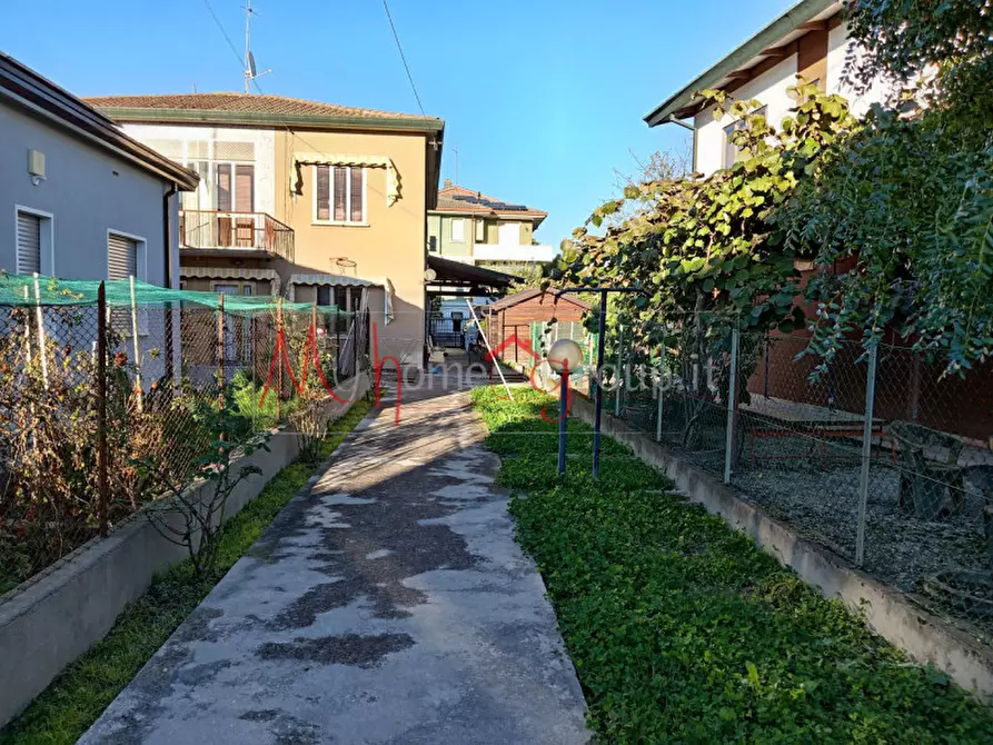 Immagine 3 di Casa bifamiliare in vendita  in Via Giardinetto a Padova