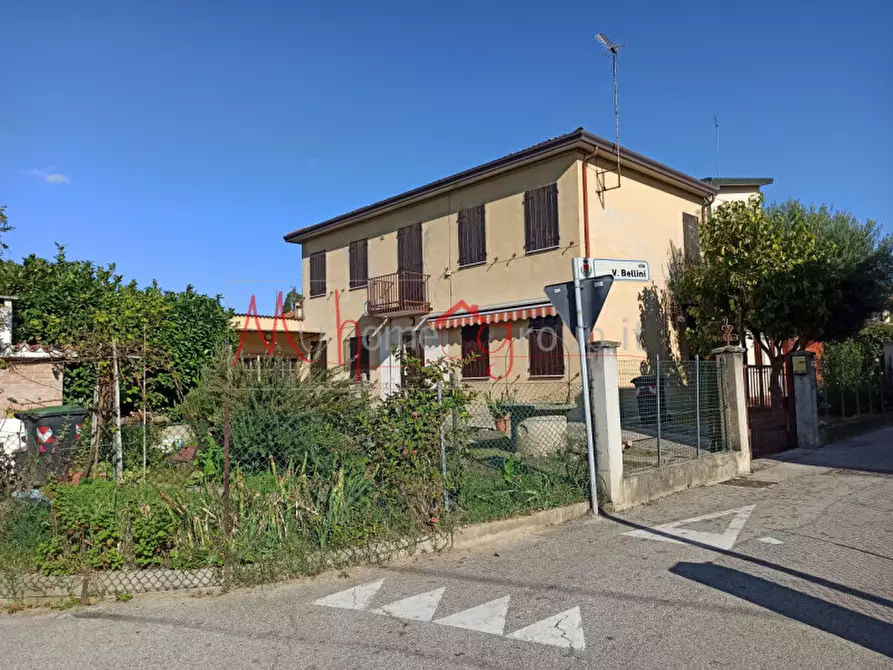 Immagine 1 di Casa bifamiliare in vendita  in via donizzetti a Ponte San Nicolò