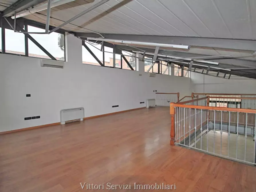 Immagine 12 di Negozio in vendita  in Via Pietro Toselli a Siena