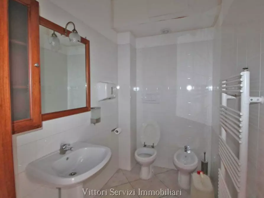 Immagine 17 di Negozio in vendita  in Via Pietro Toselli a Siena