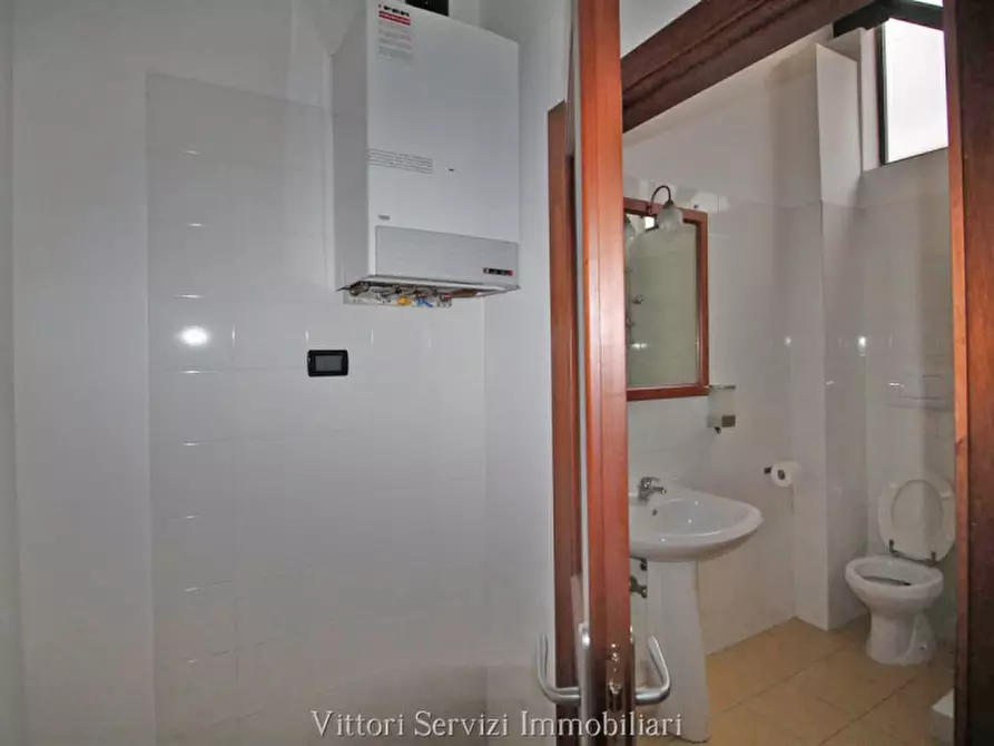 Immagine 18 di Negozio in vendita  in Via Pietro Toselli a Siena