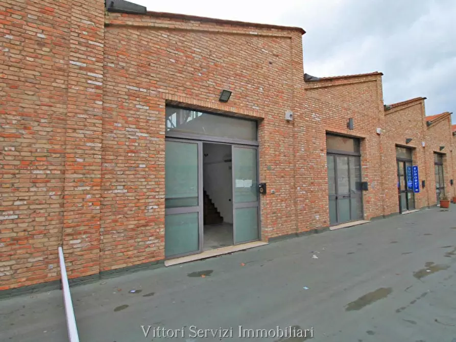 Immagine 20 di Negozio in vendita  in Via Pietro Toselli a Siena