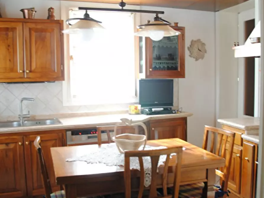 Immagine 5 di Rustico / casale in vendita  in Via Vittorio Veneto a Longare