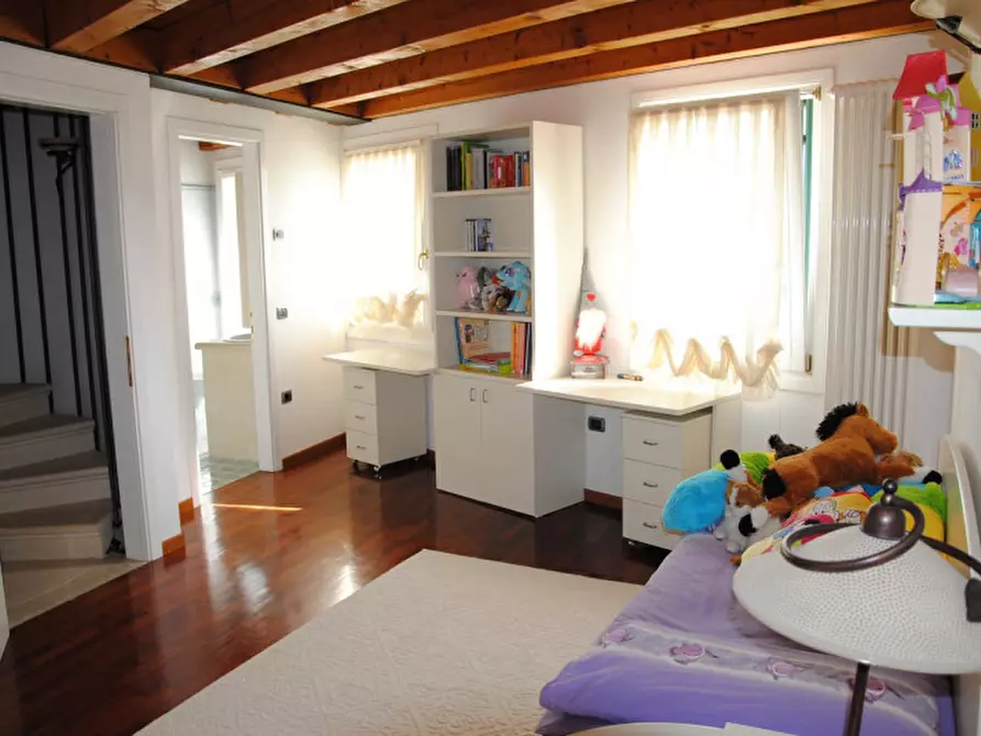 Immagine 12 di Rustico / casale in vendita  in Via Vittorio Veneto a Longare