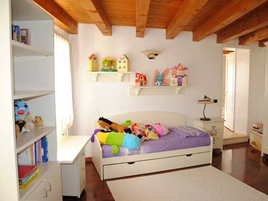 Immagine 13 di Rustico / casale in vendita  in Via Vittorio Veneto a Longare