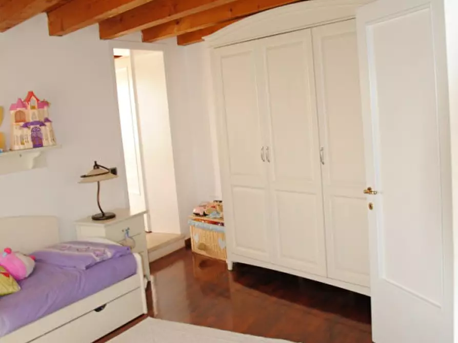 Immagine 14 di Rustico / casale in vendita  in Via Vittorio Veneto a Longare