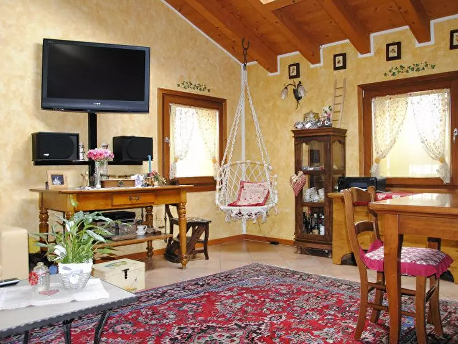 Immagine 3 di Appartamento in vendita  in via roma a Longare