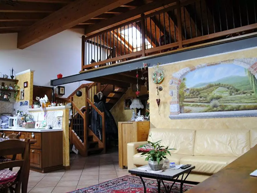 Immagine 5 di Appartamento in vendita  in via roma a Longare