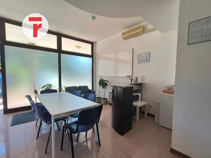 Immagine 2 di Negozio in affitto  in Via delle Industrie a Limena