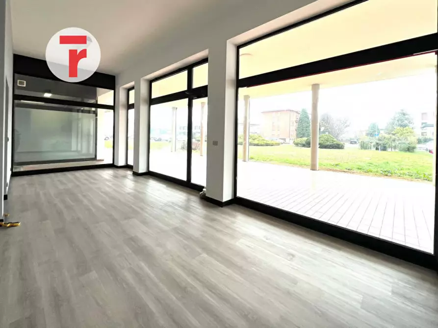 Immagine 5 di Negozio in affitto  in Via Beato Arnaldo da Limena a Limena