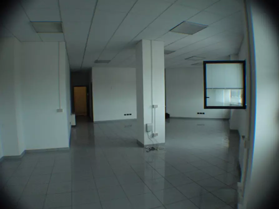 Immagine 4 di Negozio in vendita  a Senigallia