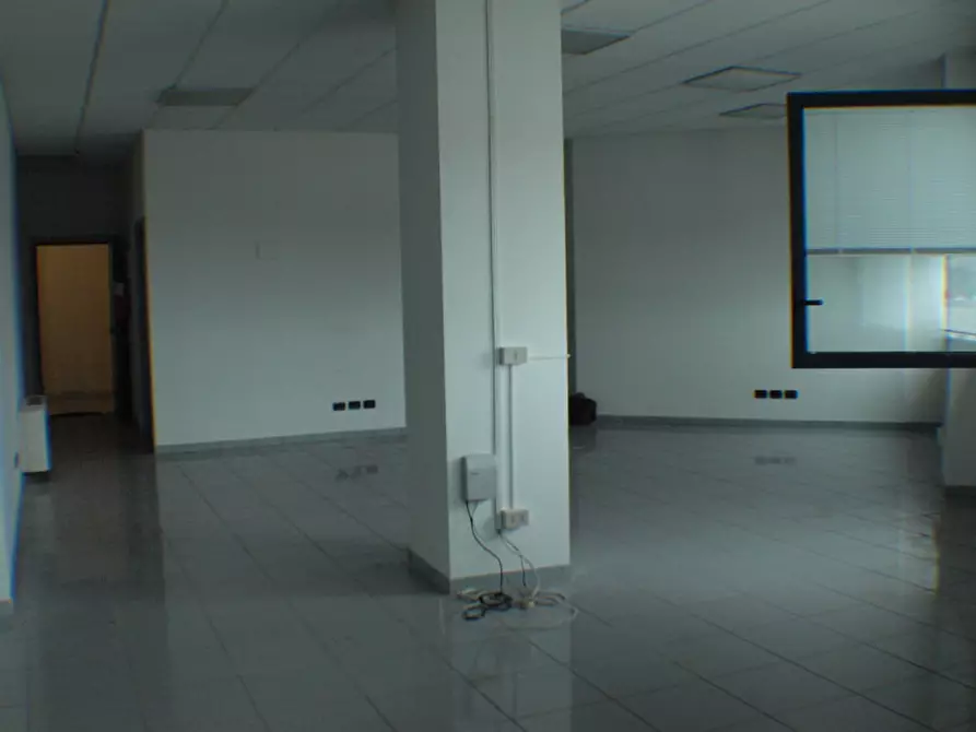 Immagine 5 di Negozio in vendita  a Senigallia