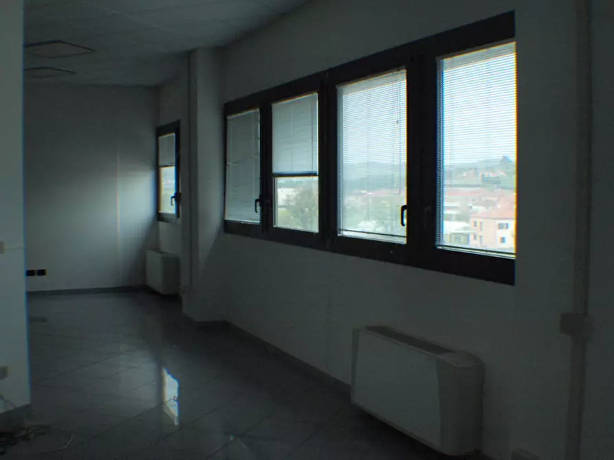 Immagine 8 di Negozio in vendita  a Senigallia