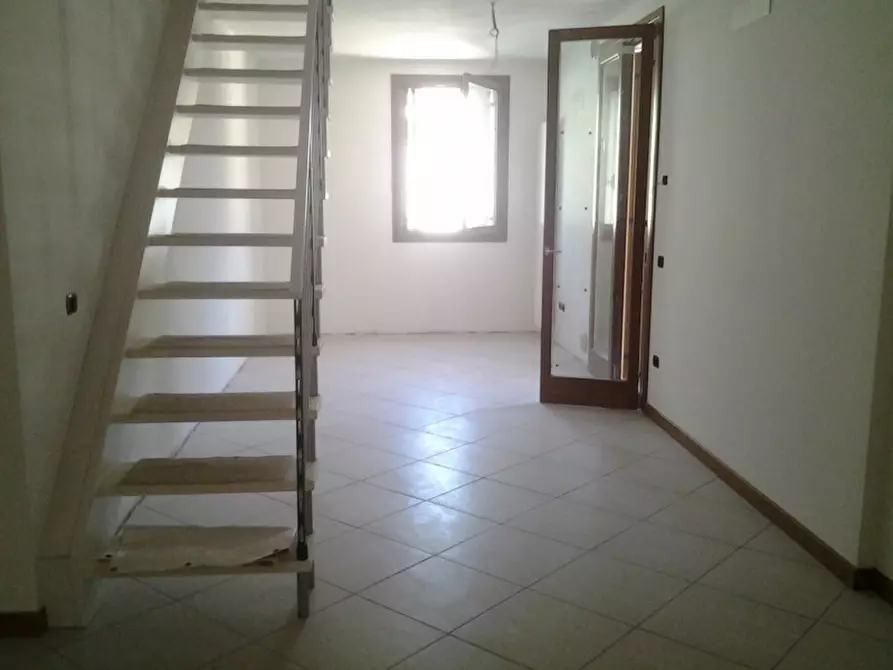 Immagine 6 di Appartamento in vendita  in via roma a Val Liona