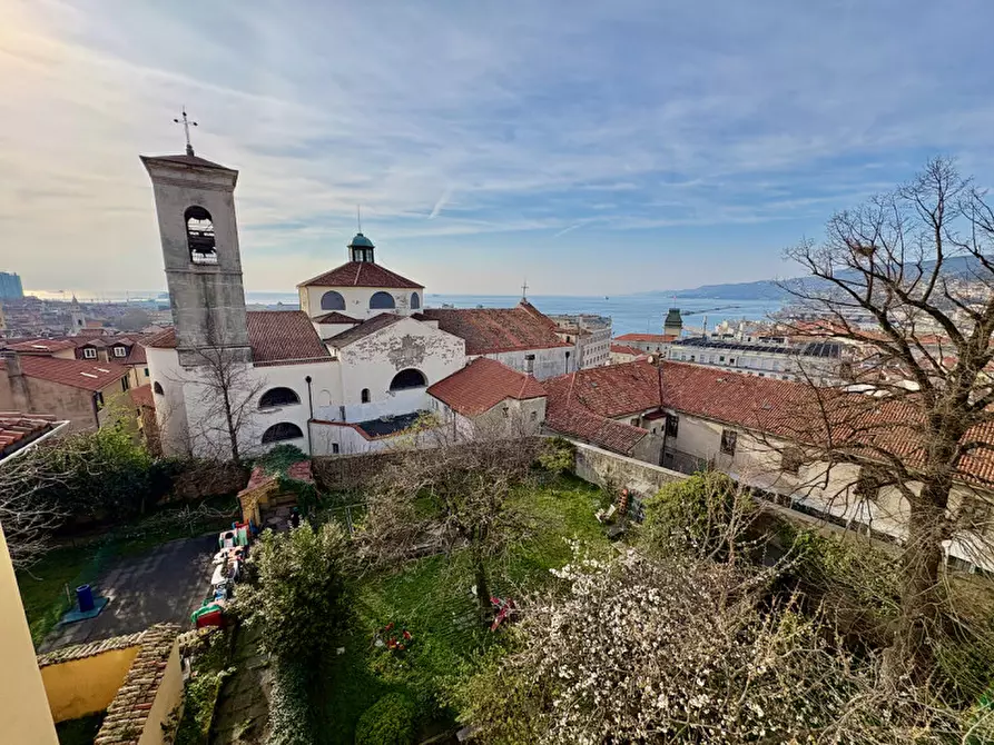 Immagine 1 di Appartamento in affitto  in via delle Monache 1 a Trieste