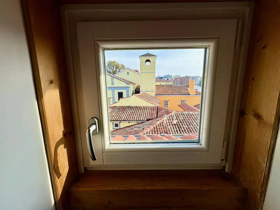 Immagine 33 di Appartamento in affitto  in via delle Monache 1 a Trieste