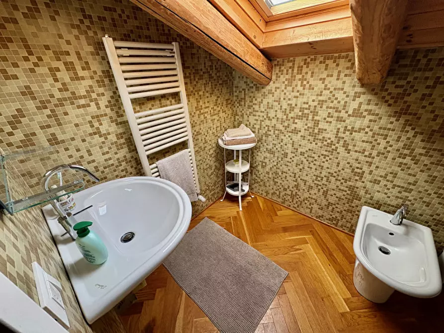 Immagine 35 di Appartamento in affitto  in via delle Monache 1 a Trieste