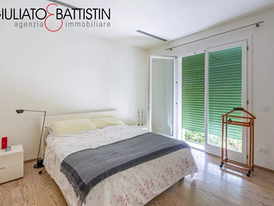 Immagine 10 di Casa trifamiliare in vendita  in Strada Biron di sotto a Vicenza