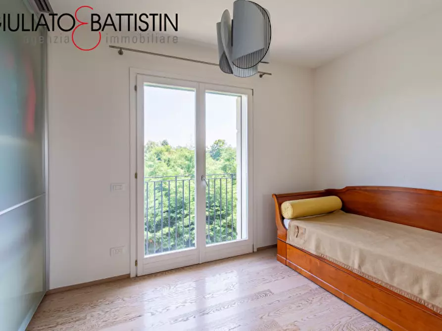 Immagine 13 di Casa trifamiliare in vendita  in Strada Biron di sotto a Vicenza