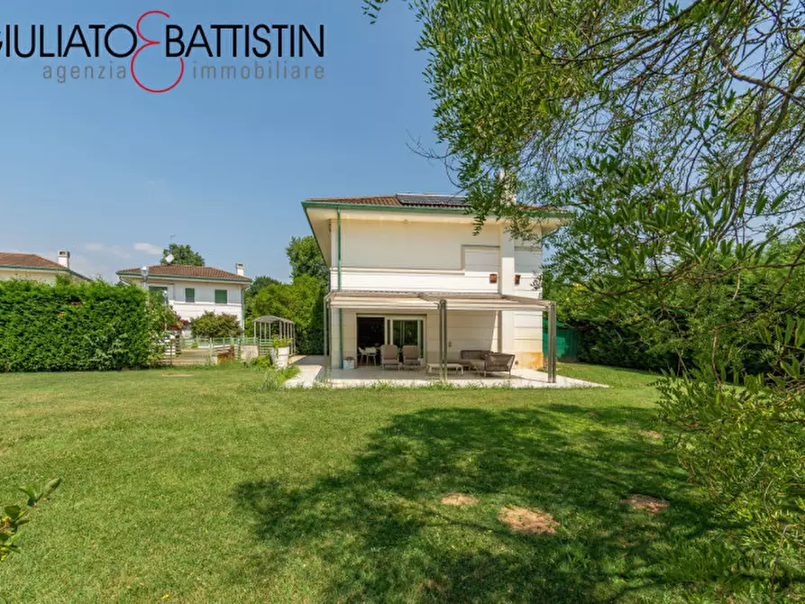 Immagine 18 di Casa trifamiliare in vendita  in Strada Biron di sotto a Vicenza