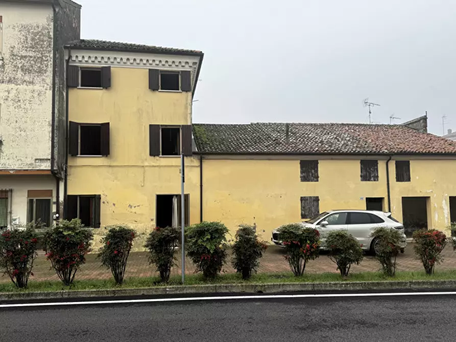 Immagine 1 di Casa bifamiliare in vendita  in Piazza San Sebastiano a Badia Polesine