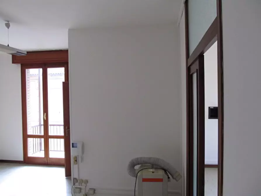 Immagine 2 di Ufficio in affitto  a Cavezzo
