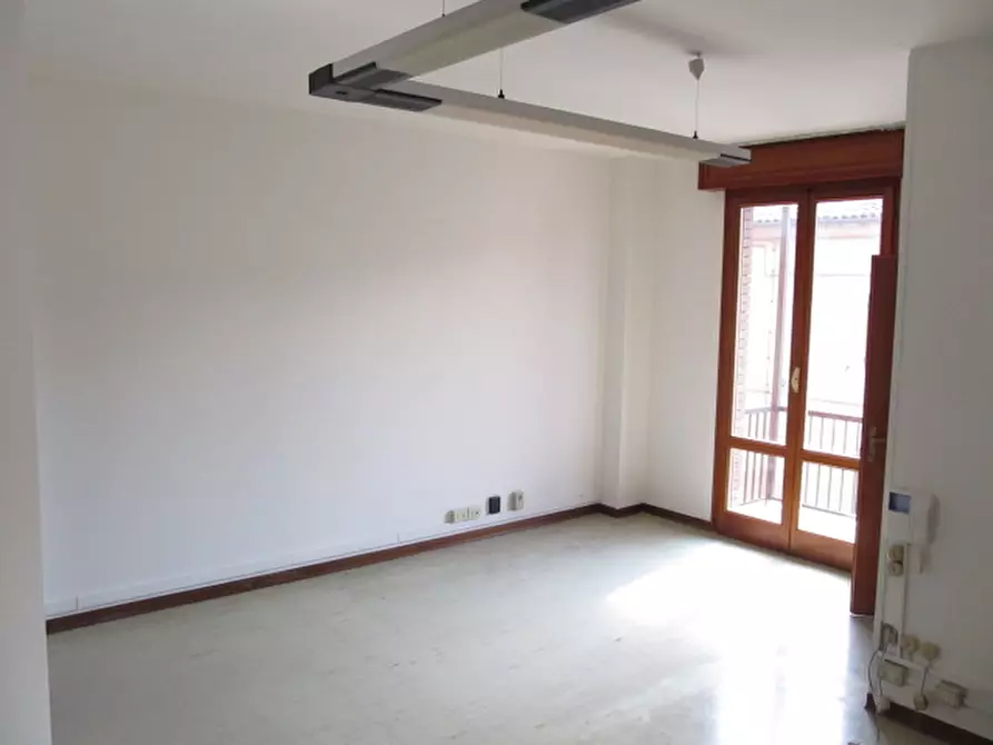 Immagine 3 di Ufficio in affitto  a Cavezzo