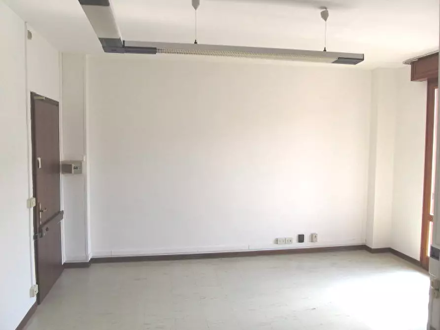 Immagine 4 di Ufficio in affitto  a Cavezzo