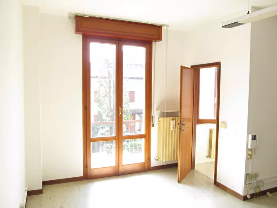 Immagine 5 di Ufficio in affitto  a Cavezzo