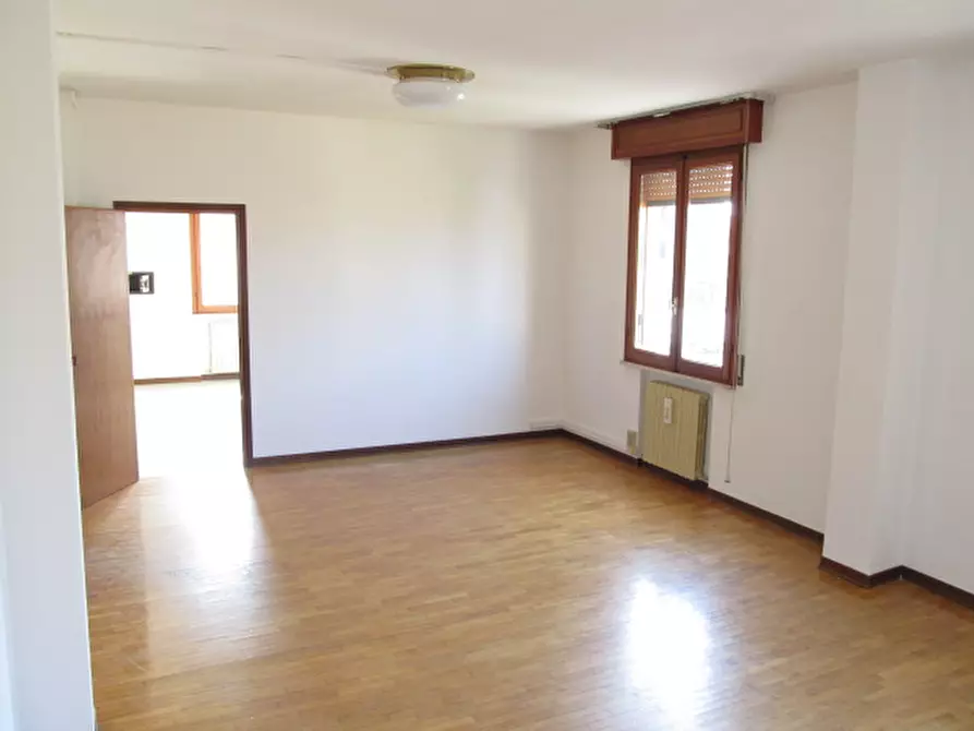 Immagine 8 di Ufficio in affitto  a Cavezzo