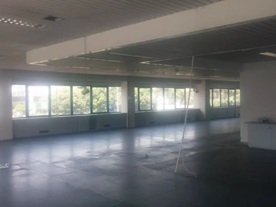 Immagine 15 di Ufficio in affitto  in VIA GRANDI A. a Vimodrone