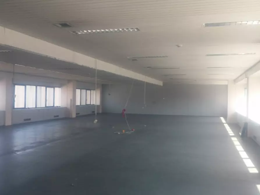 Immagine 17 di Ufficio in affitto  in VIA GRANDI A. a Vimodrone