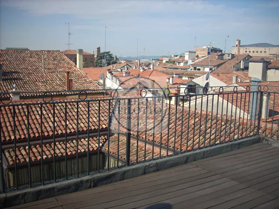 Immagine 11 di Appartamento in affitto  in Piazza delle Erbe a Padova