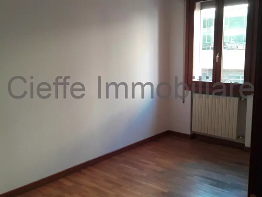 Immagine 3 di Ufficio in affitto  in via ugo foscolo a Padova