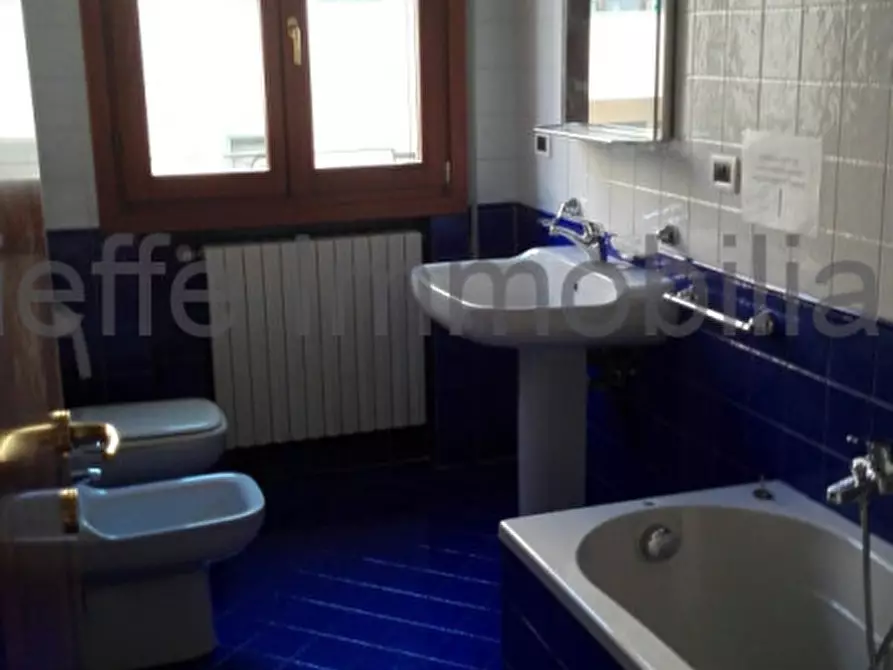 Immagine 6 di Ufficio in affitto  in via ugo foscolo a Padova