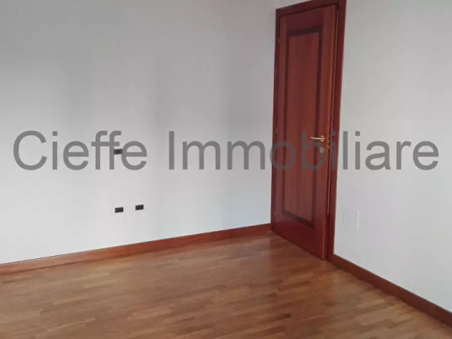 Immagine 9 di Ufficio in affitto  in via ugo foscolo a Padova